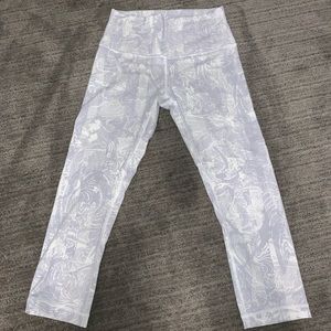 Lululemon white and gray cropped leggings